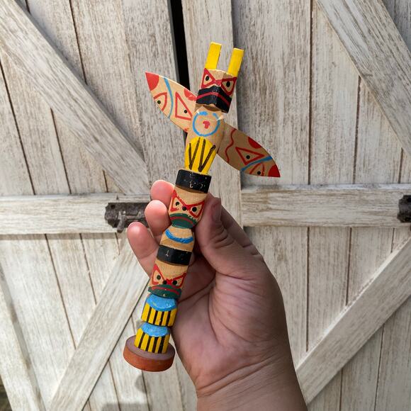Vintage Painted Wooden Approx 8” Tiki Totem Pole Western Playset Souvenir - Picture 1 of 5